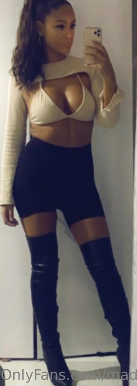 madamedakota best actress photos