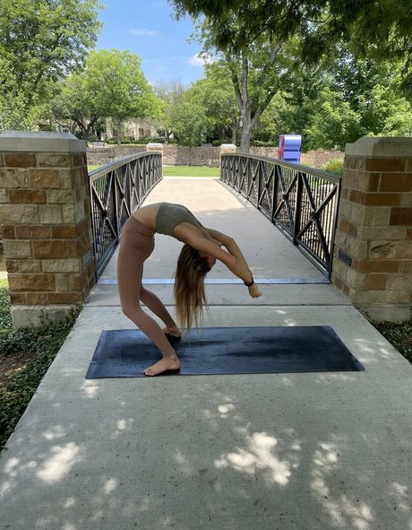 flowwithsky beautiful actress img