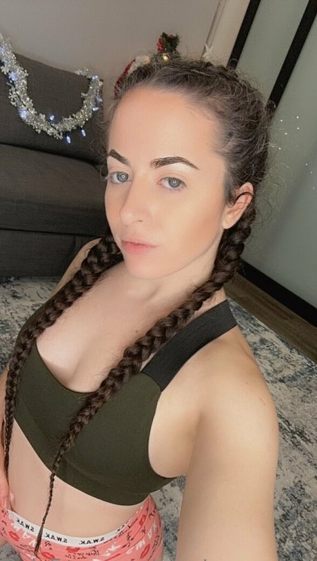 blonde babe onlyfans hot pics