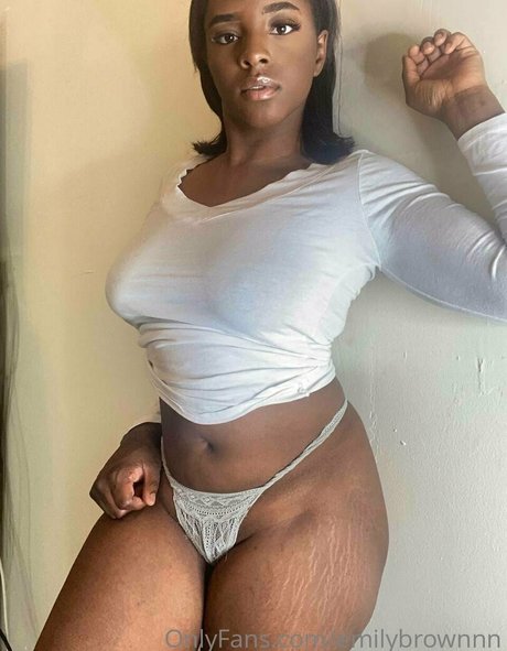 emilybrownnn model hot pic