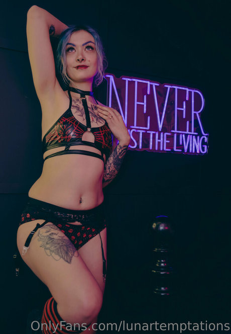 lunartemptations pornstar naked picture