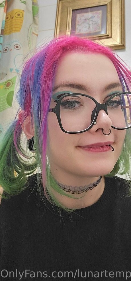 lunartemptations free model pictures