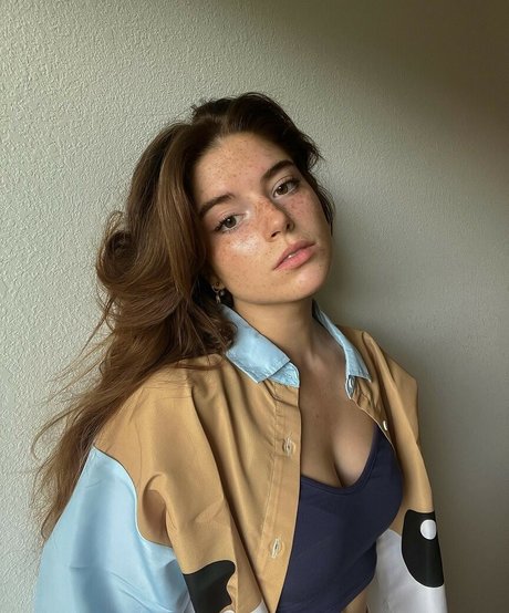 Hannah Stein perfect actress img