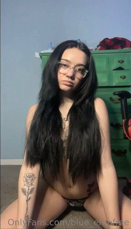 blue emofree star exclusive pic