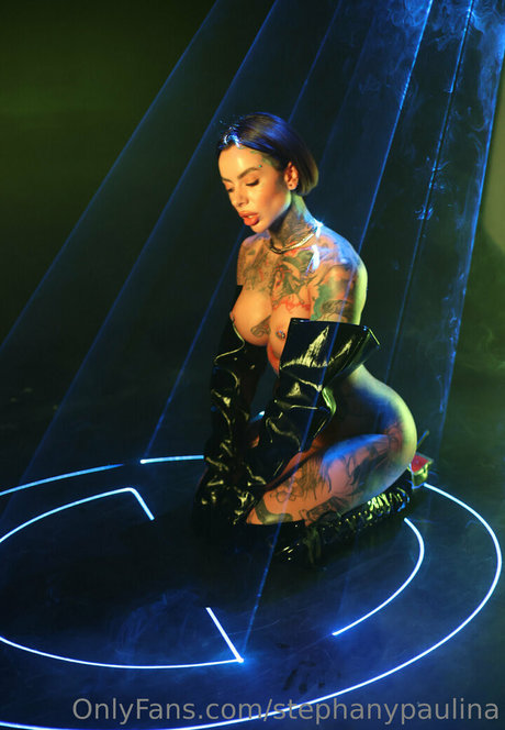 Stephanie Paul hd star photo