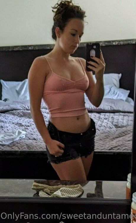 sweetanduntamed model erotic gallery