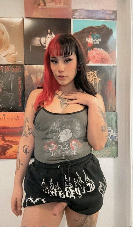 saucydevill sexy star img