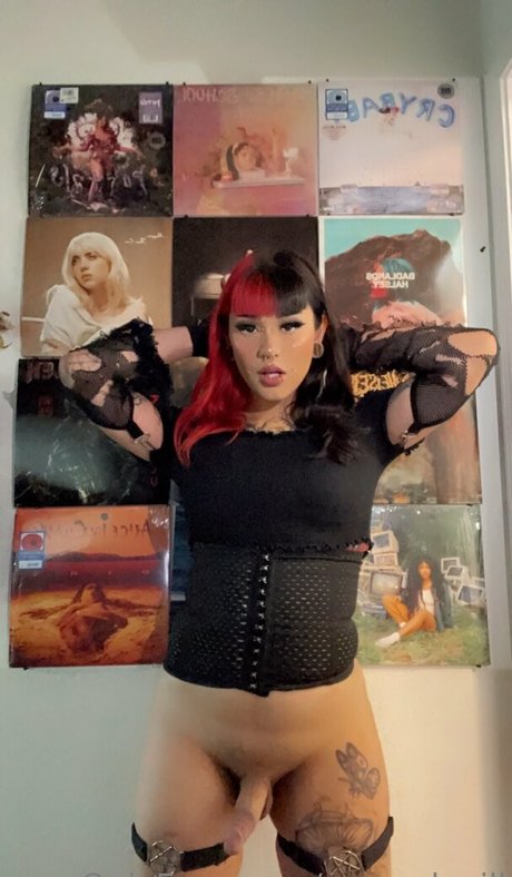 saucydevill pornstar sexy img