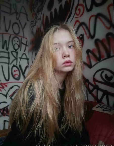 tiny tyan xxx model photos