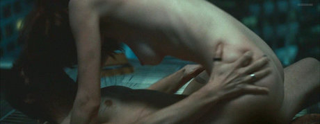 Lauren Lee Smith top model image