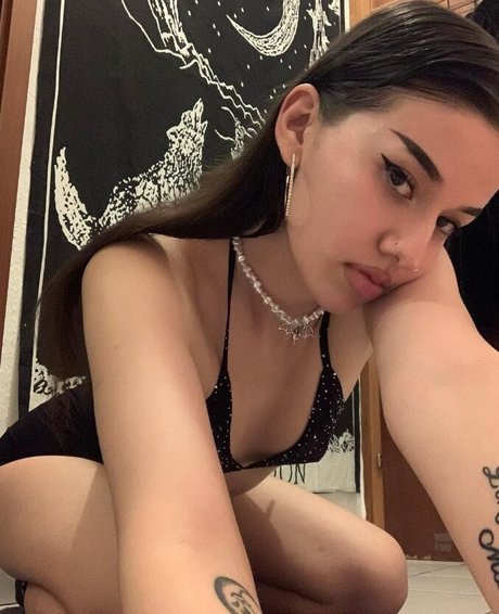 girlfrmthemoon222 star xxx img