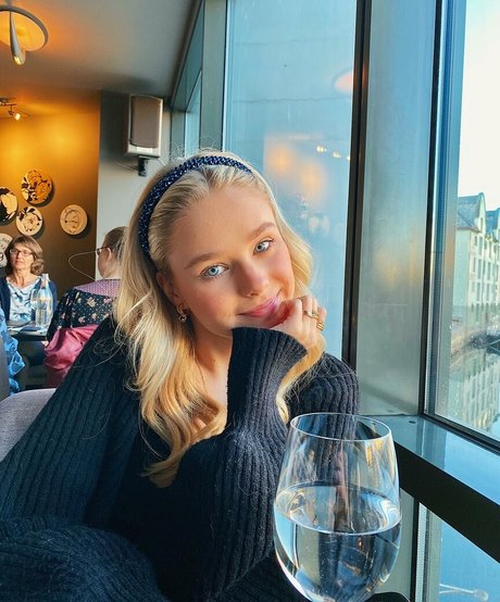 Helena Farstad star beautiful picture