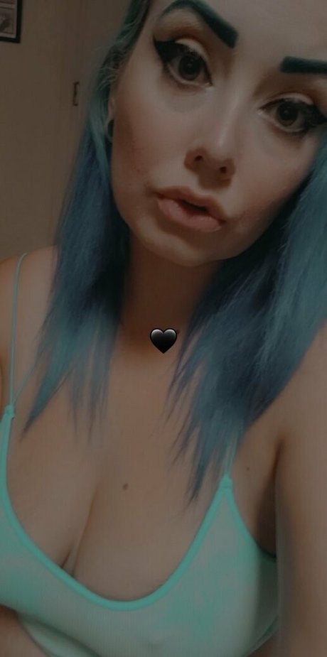 blubodygloss model sexy photo