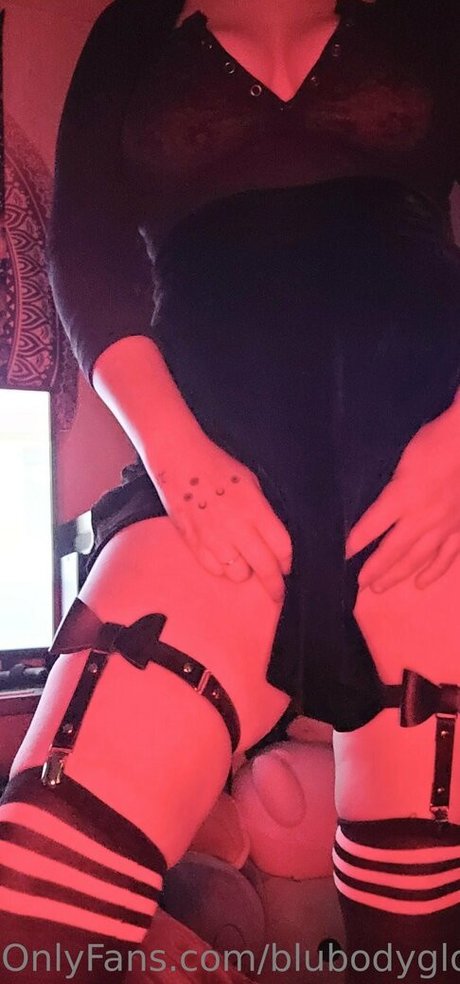 blubodygloss hot actress photo