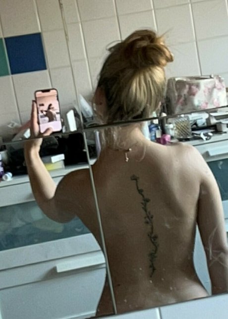 mother daughter onlyfans sexy image