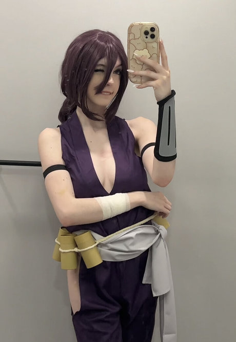 emiki28 naked model img