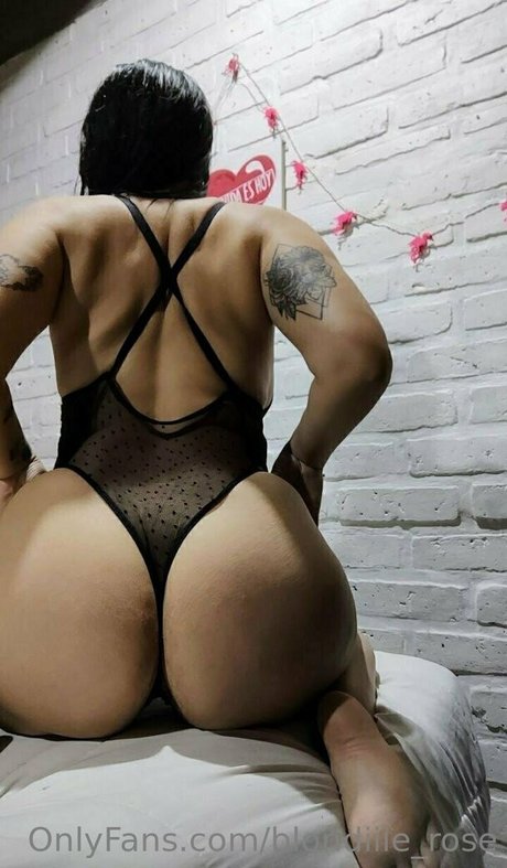 blondiiie rose star perfect pics