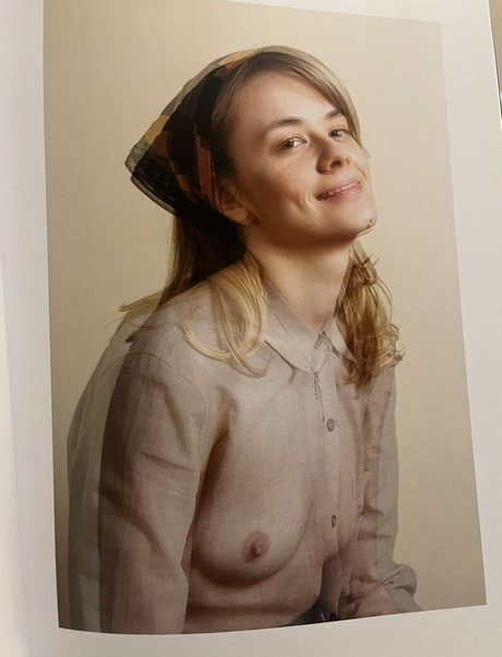 Dasha Nekrasova nudes model image