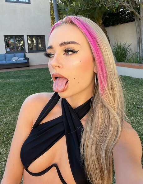 Viperous pornstar adult photos