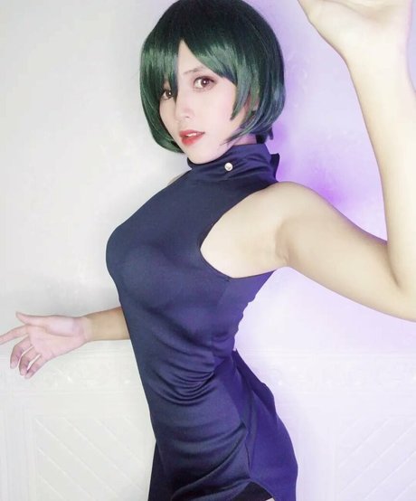 Rue cosplayer top actress image