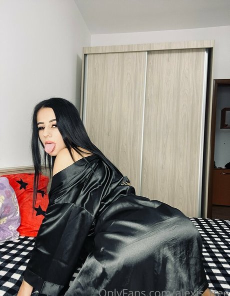 alexis free star perfect img