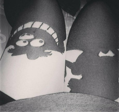 cassiequeenboo art model image