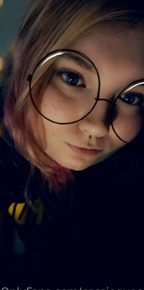 cassiequeenboo pornstar hd img