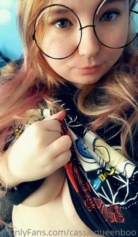 cassiequeenboo star nude archive