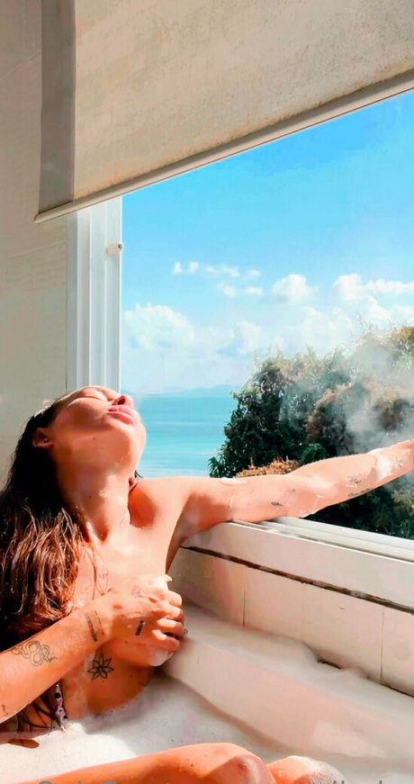 cutienaomi hd actress gallery