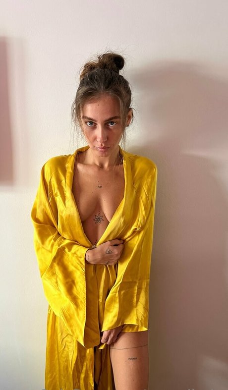 cutienaomi model top picture