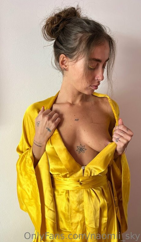 cutienaomi pornographic model images