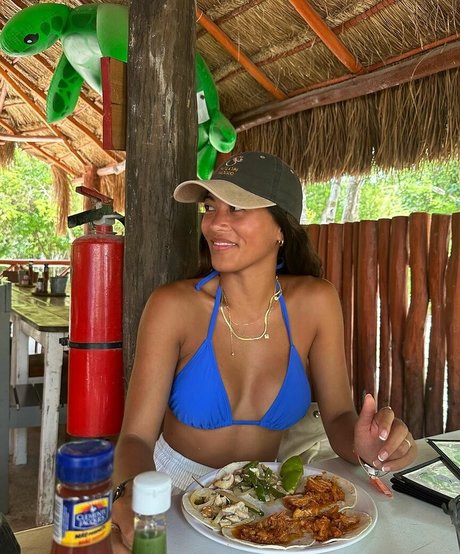 Sophia Cuerquis model top pictures