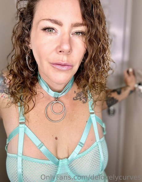 delovelycurves star pics