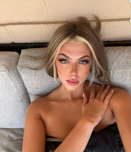 alannanikolee model hd photos