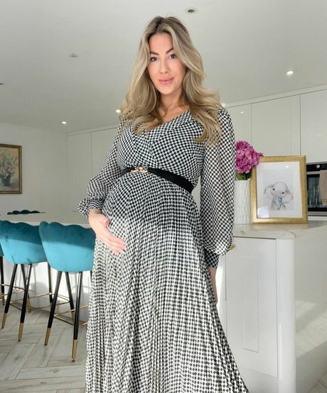 Emily Rose Ross star sex img