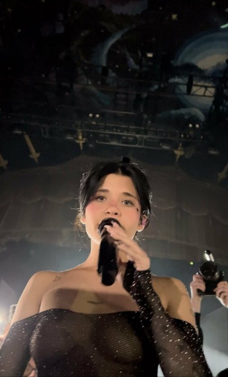 Nessa Barrett model exclusive pic