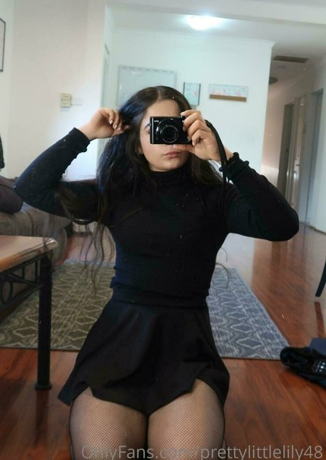 prettylittlelily48 adult star photo