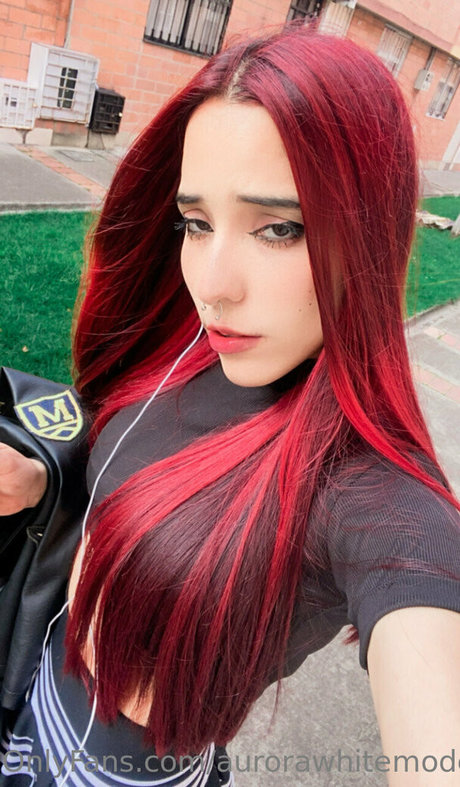 aurorawhitemodel sexy model img