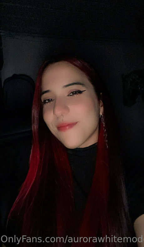 aurorawhitemodel Quick photo