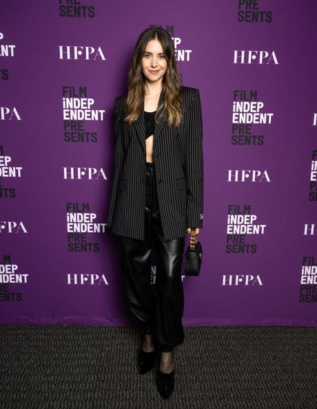 Alison Brie star adult gallery