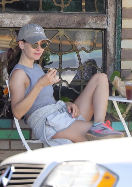 Alison Brie xxx actress pictures