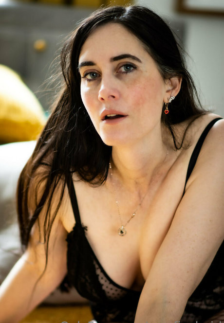 rosefinchgirl naked star img