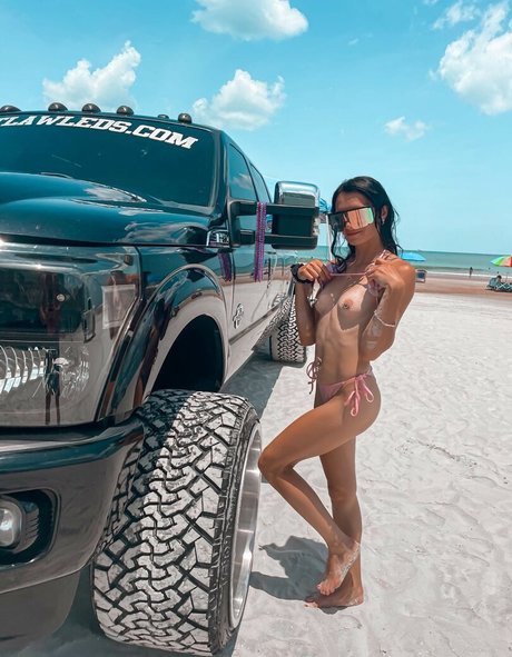 sexilexxxiiiiiii model top picture