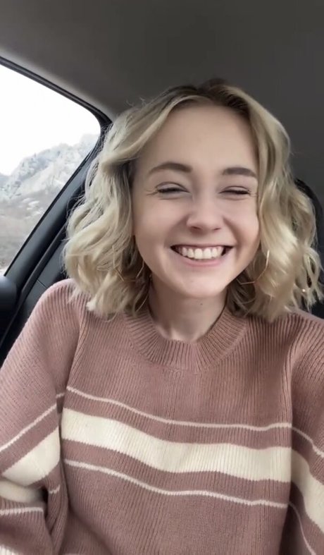 Kira Graceeee art star pics