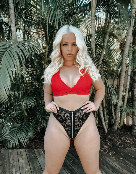 Danielle Nickerson pornstar nude archive