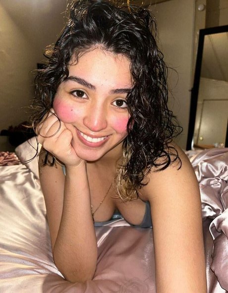 kristalqr nudes model images