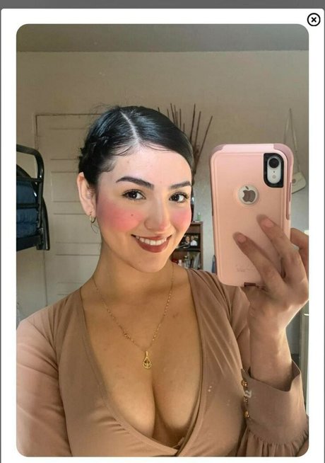 kristalqr star erotic pics