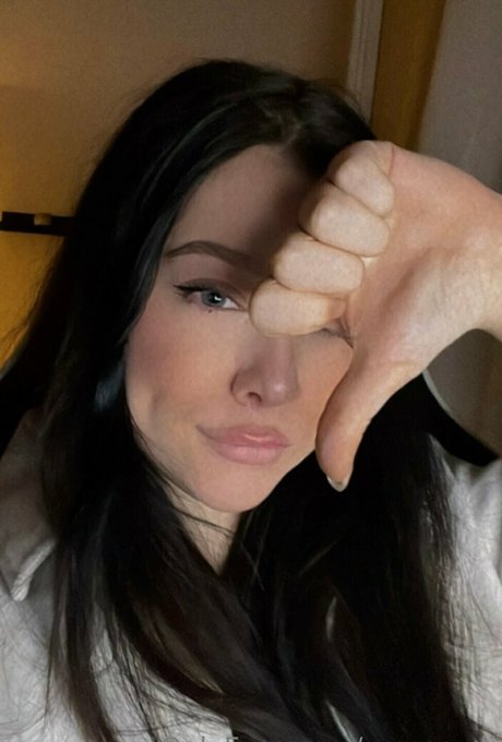 vmescudi pornographic model picture