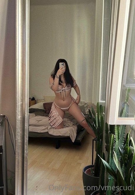 vmescudi art model pic