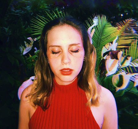 Mica Tenenbaum hot actress galleries